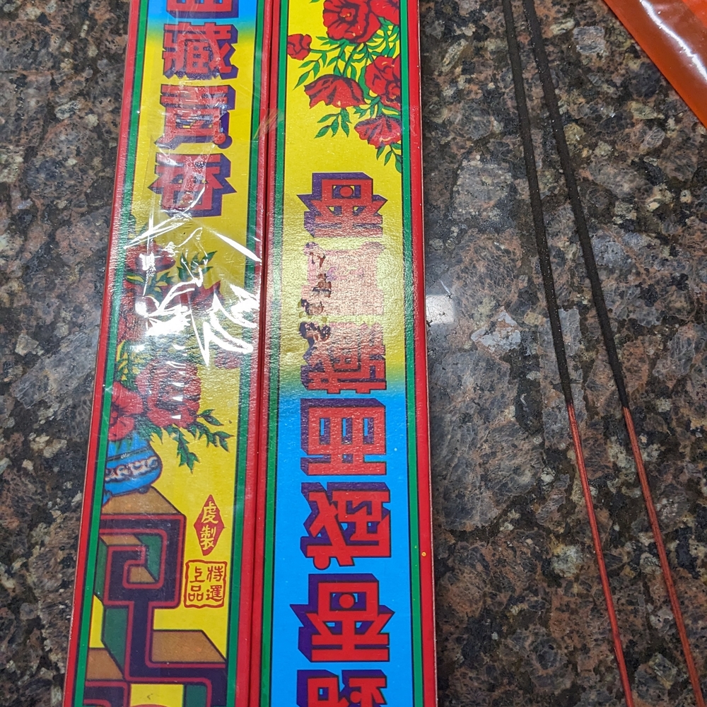 🌹 90 Individual Rose Scented 13 Inch Incense Sticks. New in box!